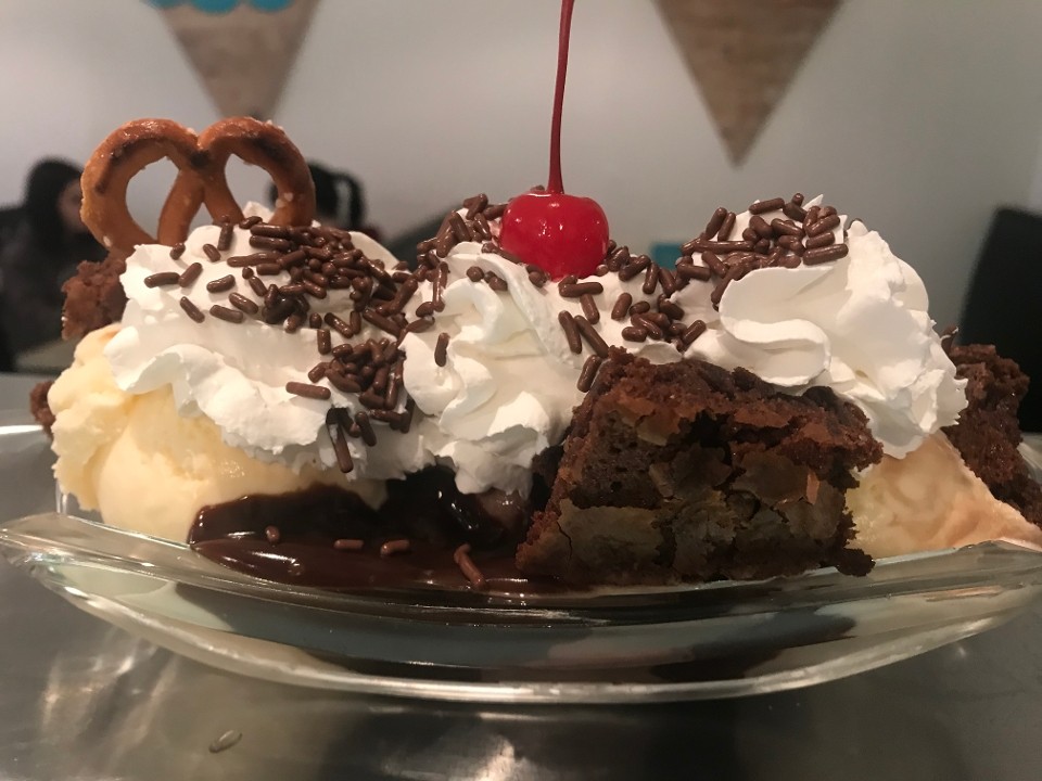 Classic Brownie Sundae