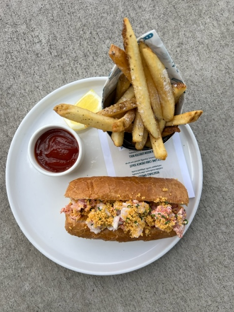GREENHEAD LOBSTER CO. MAINE LOBSTER ROLL