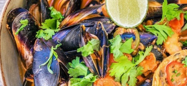 STEAMED PEI MUSSELS