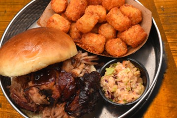 Molasses | Smokehouse & Bar