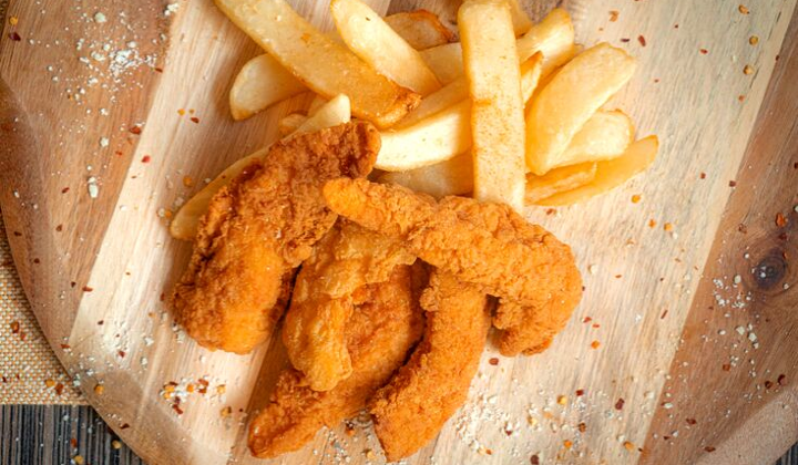 Kids Chicken Fingers & Fries (2 pcs)