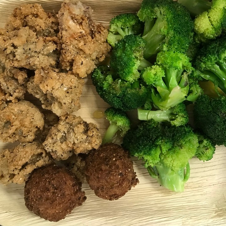 Pan-Fried Oyster Dinner w/2 Hushpuppies