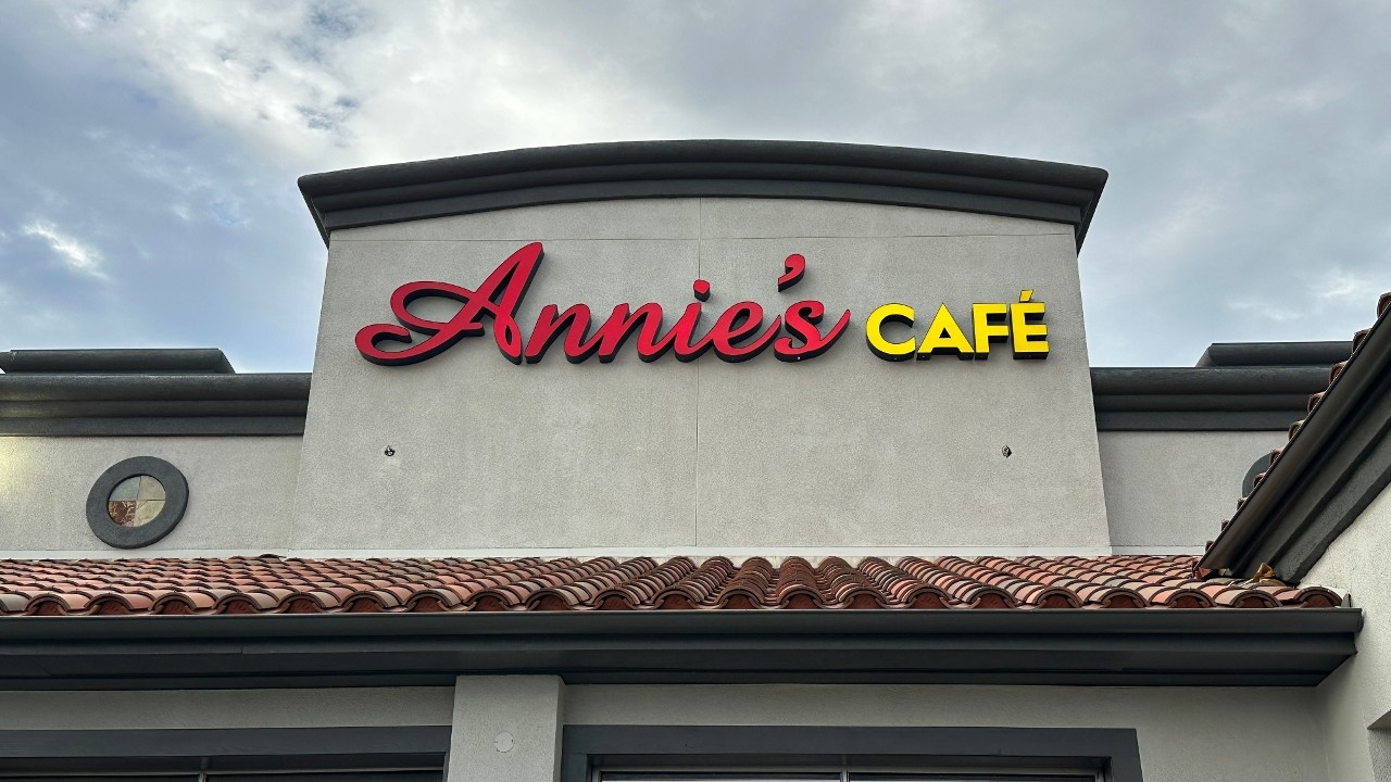 Annie's Cafe - Riverside