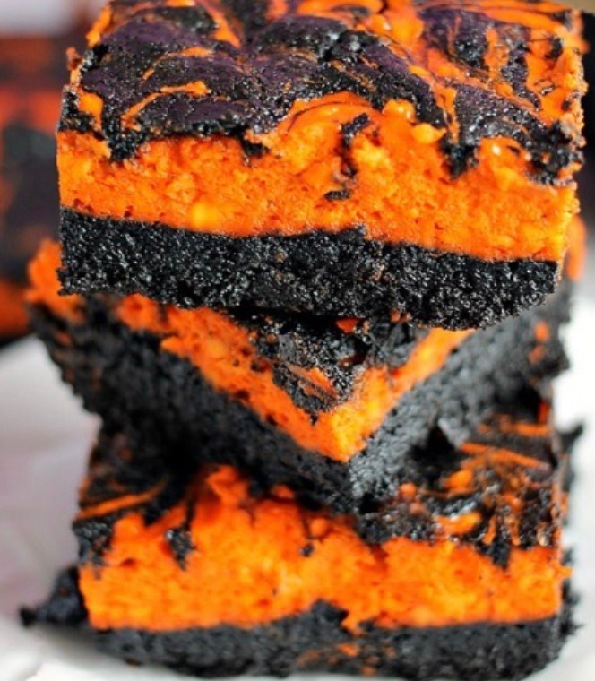 Oreo Halloween Cheesecake Brownie Bar