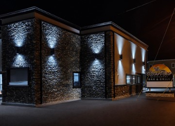 RiverRise Restaurant, Bar & Grill