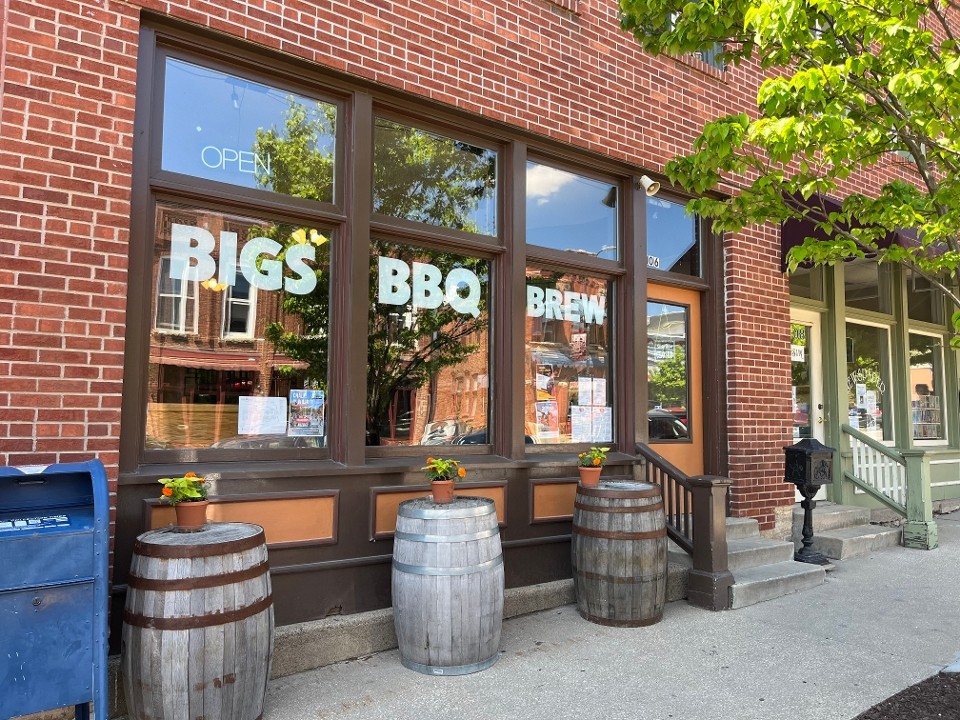 Big's BBQ and Brew Pub 106 1st St W