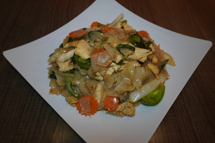 Pad Kee Mao (drunken noodle)