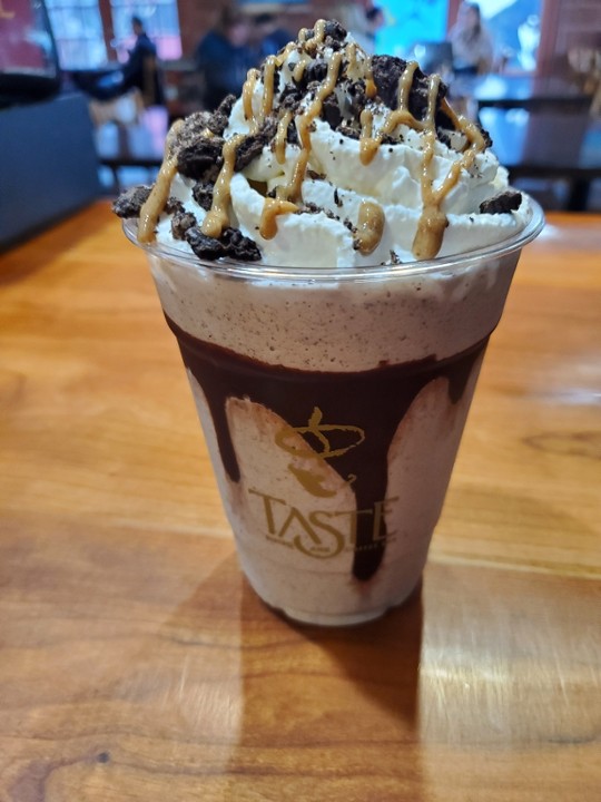 Peanut Butter Cookie Crumble Shake