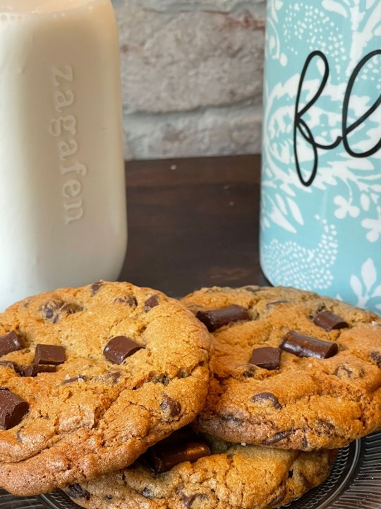 ZAGAFEN SIGNATURE CHOCOLATE CHUNK COOKIE