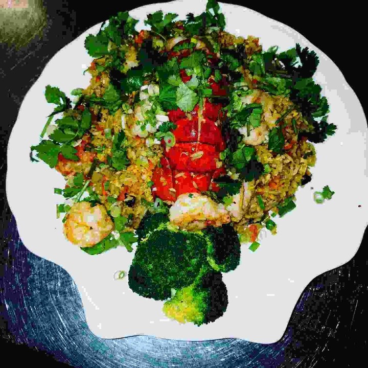 LS2. Lobster Pineapple Fried Rice