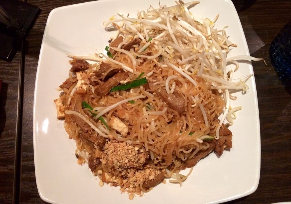 Duck Pad Thai Noodles (Lunch)
