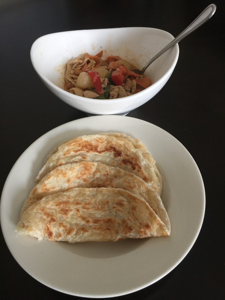 Roti-Canai and Curry(Massaman)
