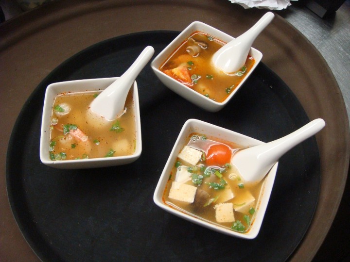 S1. Tom Yum Soup (Lemongrass Soup)-MEDIUM