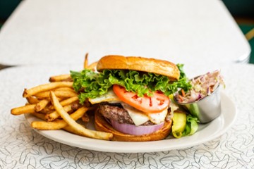 Lou's Restaurant & Bakery