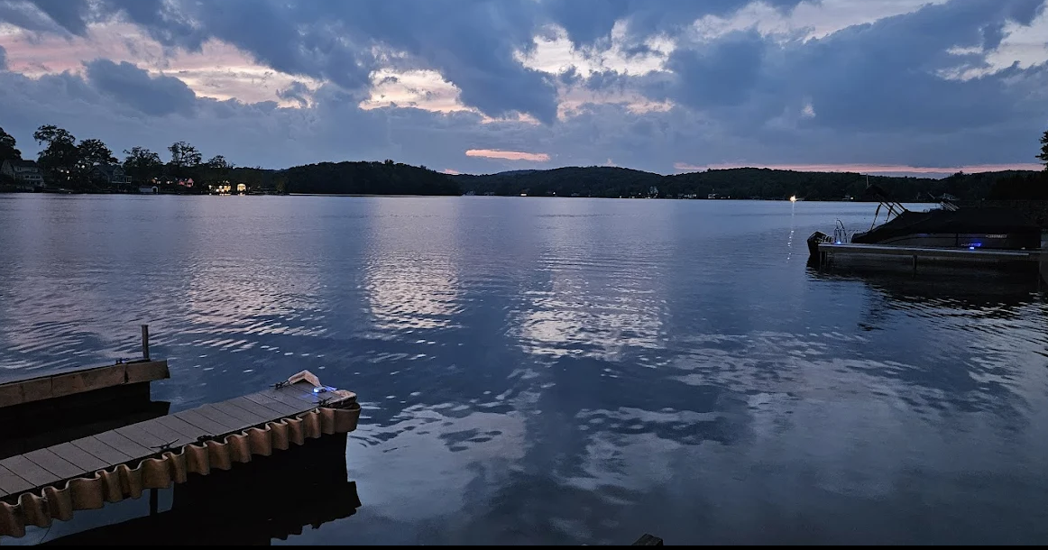 Friends Waterfront Bar & Grill 156 E Lake Blvd., Mahopac NY 10541