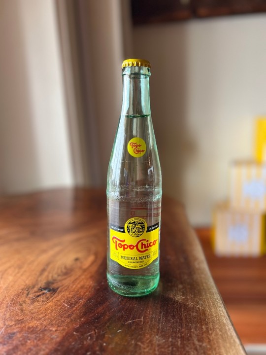 Topo Chico Sparkiling Water (12 oz)