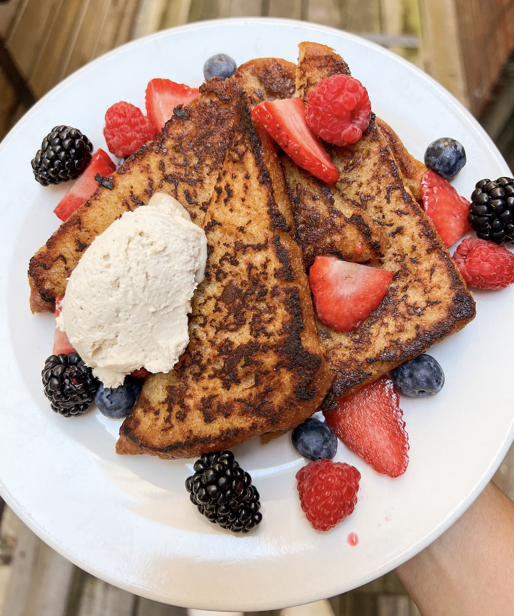 Organic French Toast with Fresh Berries (Sat-Sun only*)