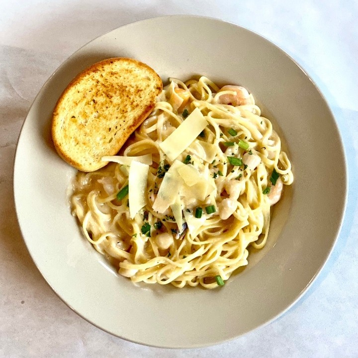 Shrimp and Scallop Pasta Alfredo
