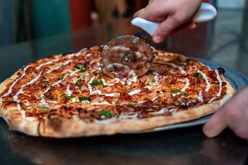 Boomerang Pizza Kitchen 5227 Willing St