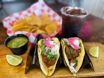 Hot Nachitas Taqueria