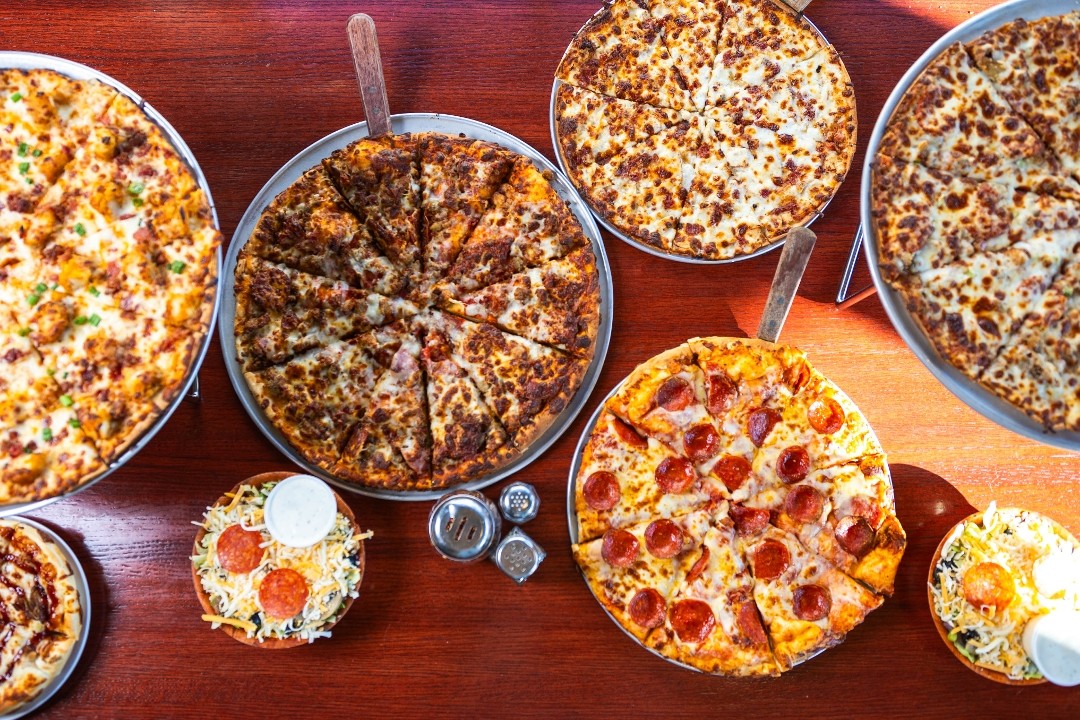 Geneo’s Pizza & Pub 809 Francis St