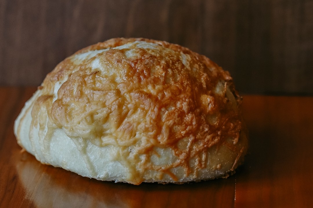 Italian Bread: Garlic Asiago (Roll)