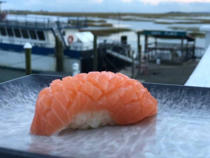 Salmon Nigiri (2pc.)