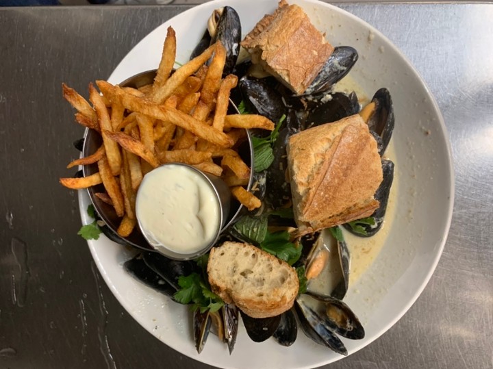 Moules Frites Curry