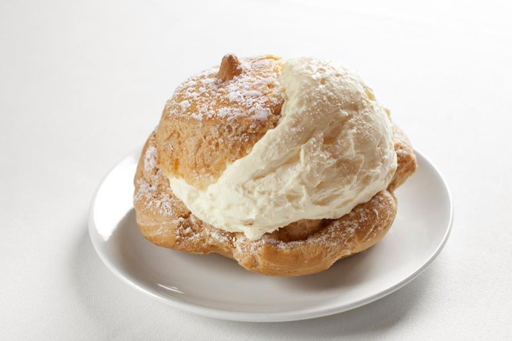 Jumbo Vanilla Cream Puff