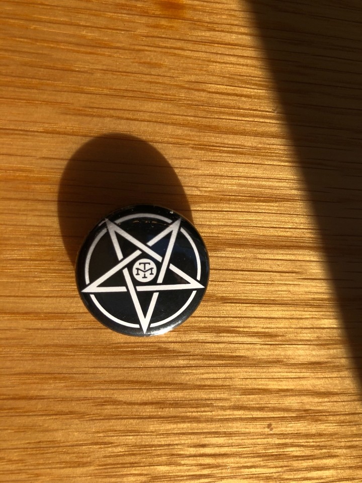 Button-Pentagram