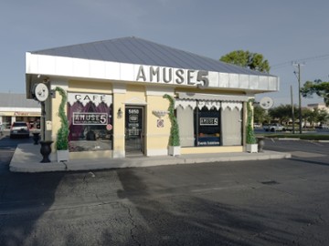 Amuse5 bakery 5850 14th Street West