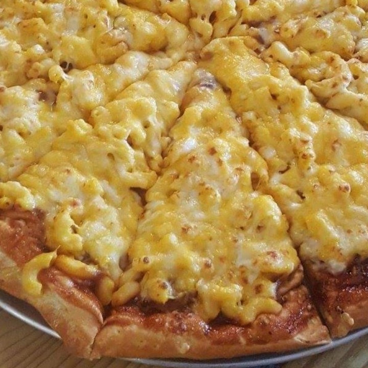 XL BBQ Mac and Cheese 16 Inch*