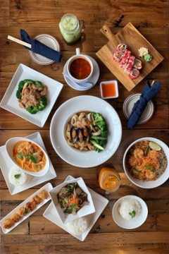 Hands On - Thai & Sushi (Addison St.)