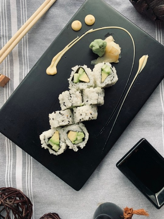 Avo Cucumber Maki (8pcs)