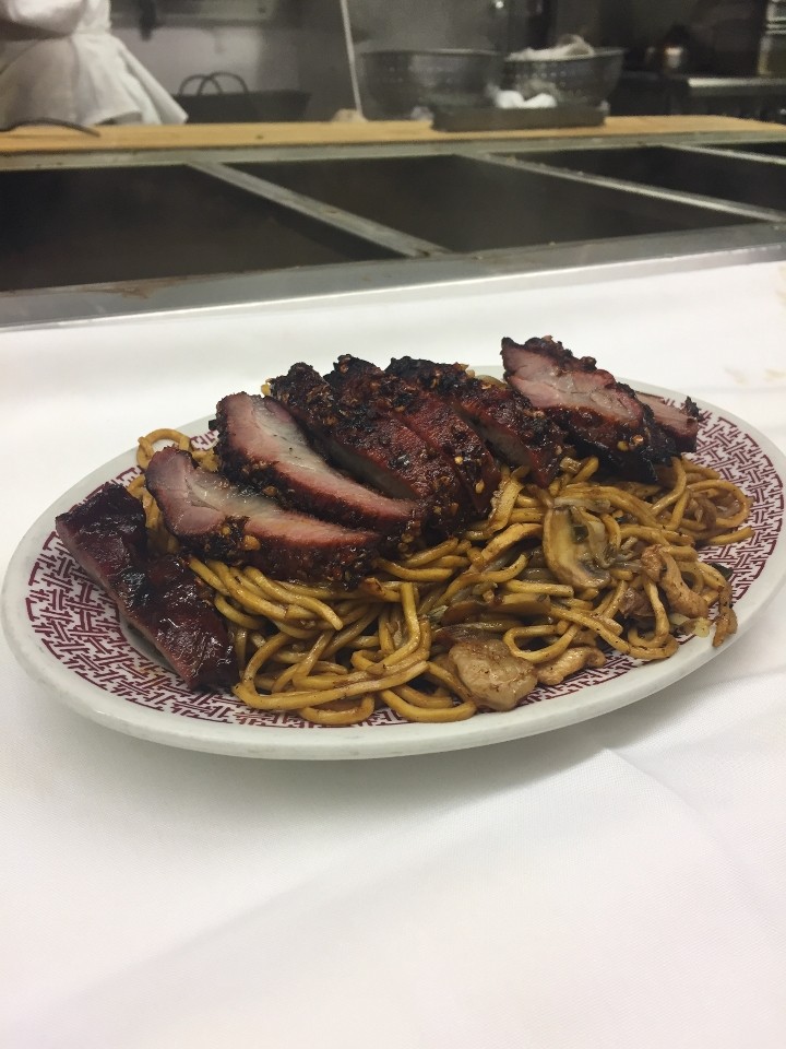 Boneless Ribs with Bed of Lo Mein
