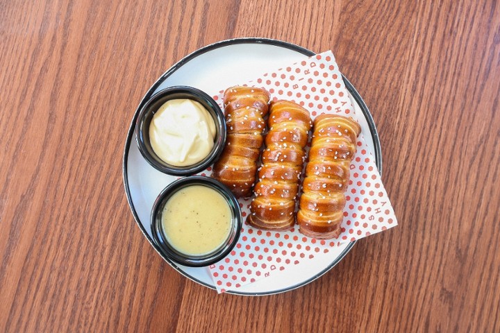 EASTERN STANDARD PRETZEL