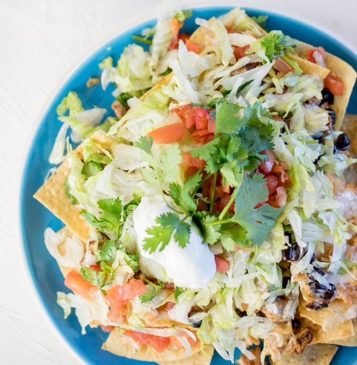 **MILD CHIPOTLE CHICKEN NACHOS**