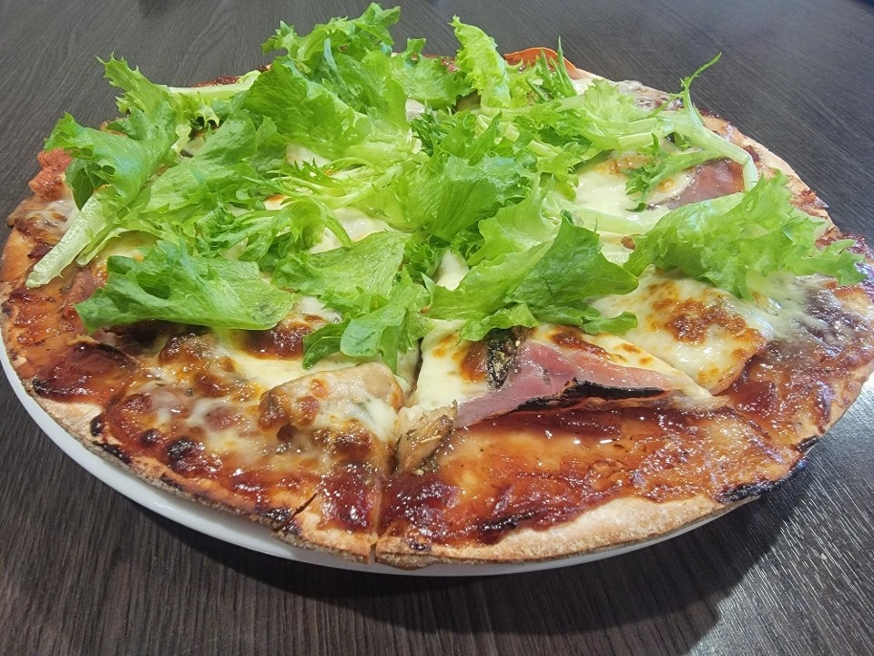 Prosciutto and Onion Jam Pizza