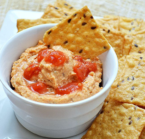 Hummus + Potato Chips