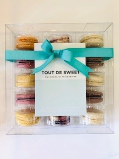 Macarons Gift Box - 15 Pieces