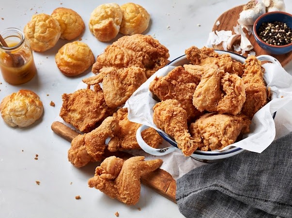 12 PC Chicken, 6 Biscuits & Family Fries