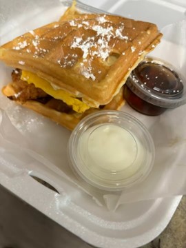PAP KITCHEN FIYE CHICKEN AND WAFFLES!!!!!