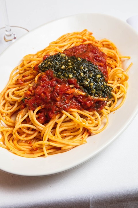 Spaghetti, marinara & pesto sauce