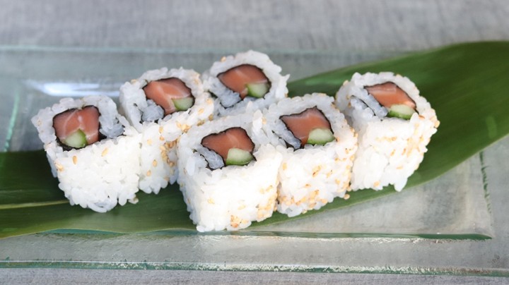 Salmon Avocado Roll (8pcs)