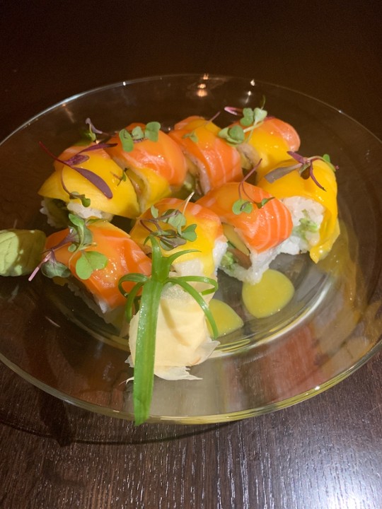 Salmon Mango Roll (8pcs)