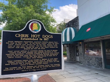 Chris' Famous Hotdogs 138 Dexter Avenue