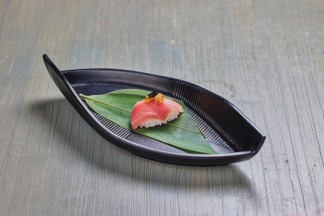 Nigiri Chu-Toro Uni (1 piece)