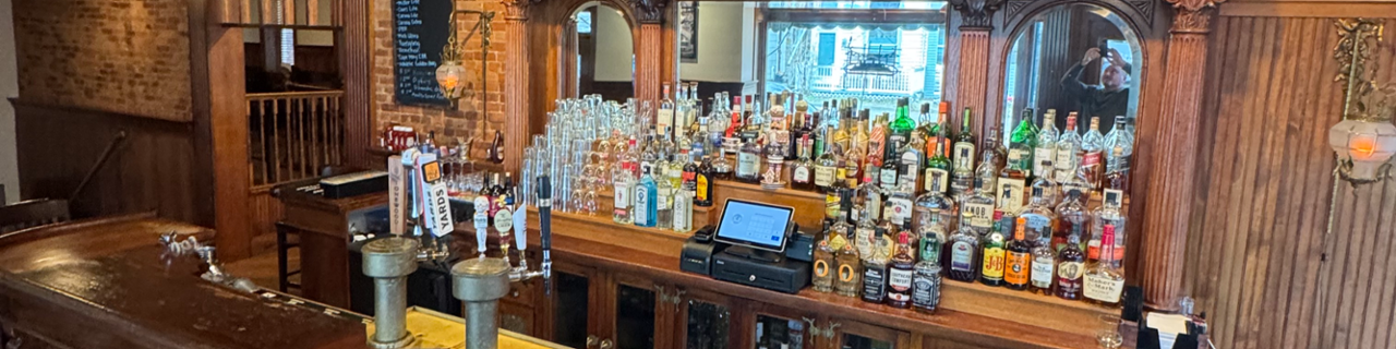 Pudge's Pub 34 N Burlington St