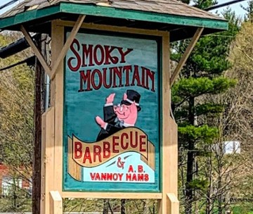 Smoky Mountain Barbecue 1008 S Jefferson Ave