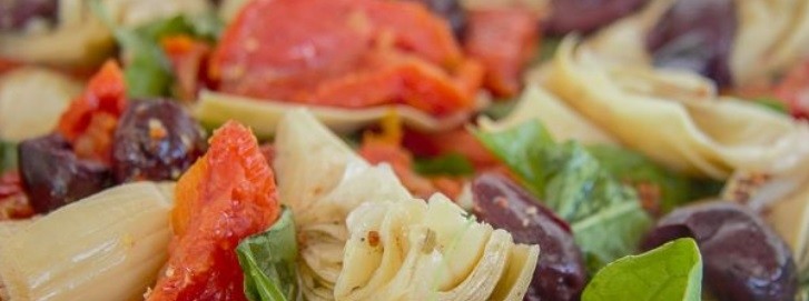 Artichoke & Sun-dried Tomato Salad